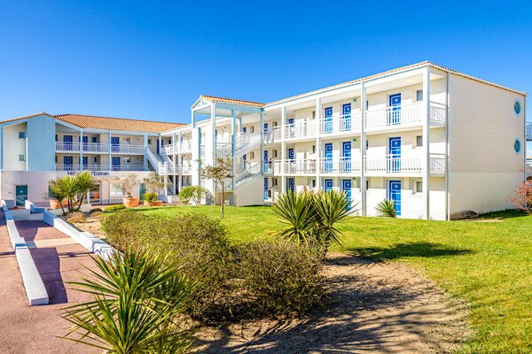 Foto van Een gezinsuitje aan de kust in de Vendée - Vakantiehuis in Les Sables-d'Olonne - ExteriorSummer