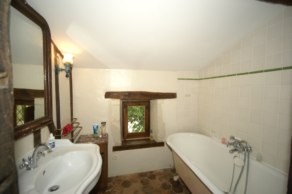 Foto van Vakantiehuis in Thurageau met Privézwembad - Vakantiehuis in Lencloître - BathRoom