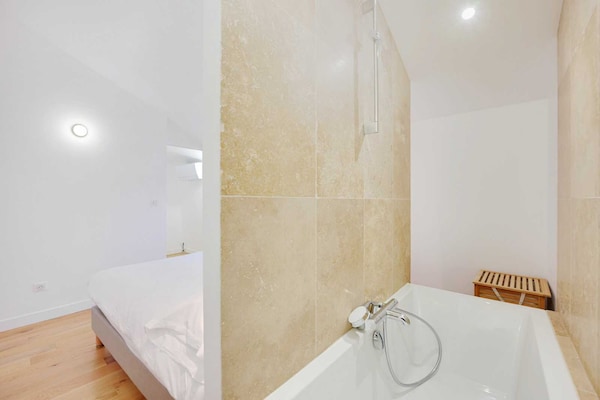 Foto van 3BR 6P Modern huis met AC - Vakantiehuis in Asnières-sur-Seine - 
