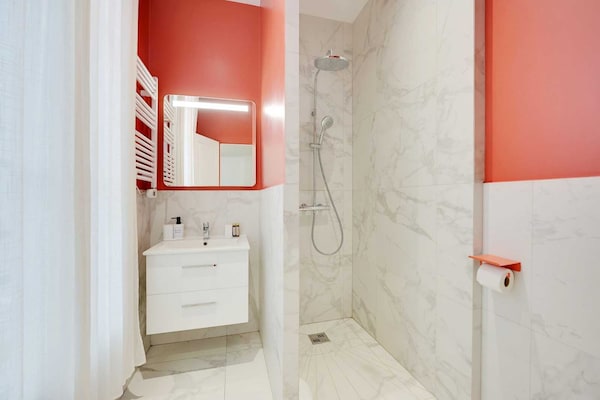 Foto van 3BR 6P Modern huis met AC - Vakantiehuis in Asnières-sur-Seine - 