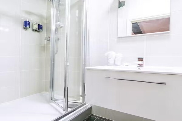 Foto van Boshuis in het centrum van het Forest of Dean - Vakantiehuis in Coleford - BathRoom