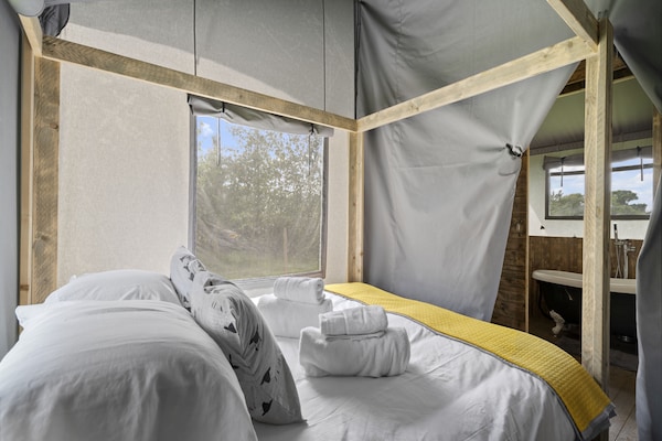 Foto van Safaritent bij Hertford Meer met Bubbelbad - Vakantiehuis in Hertford - BedRoom