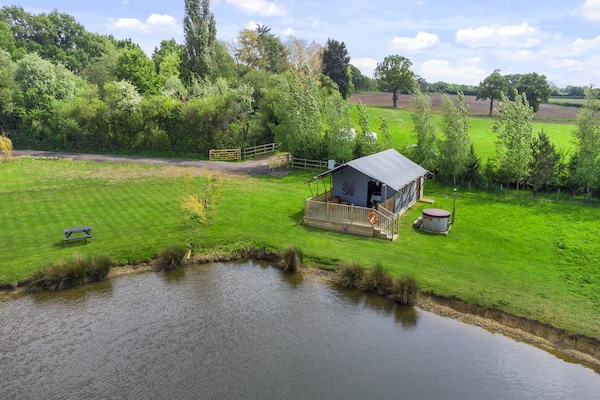 Foto van Safaritent bij Hertford Meer met Bubbelbad - Vakantiehuis in Hertford - Outdoor