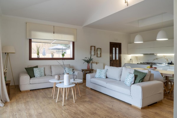 Foto van Villa in Kastellákia met Zwembad & BBQ - Vakantiehuis in Rethymno - LivingRoom