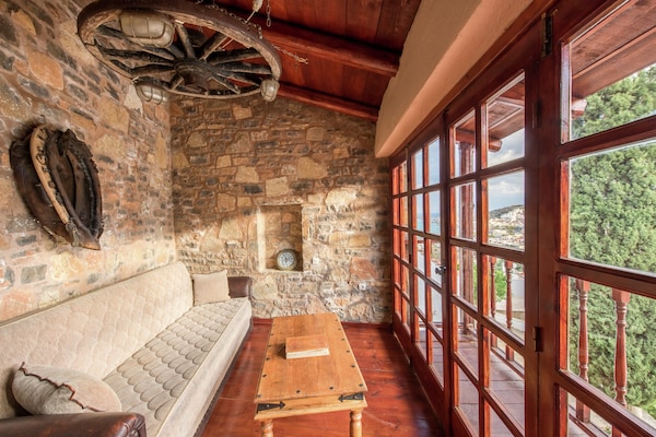 Foto van Stenen Huis in Elounda met Uitzicht - Vakantiehuis in Elounda - LivingRoom