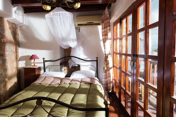 Foto van Stenen Huis in Elounda met Uitzicht - Vakantiehuis in Elounda - BedRoom