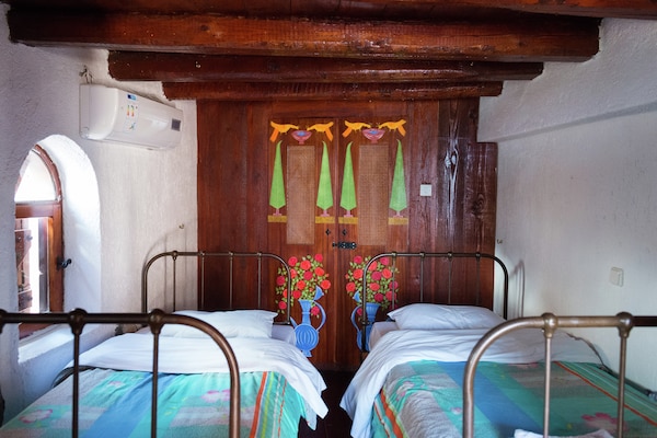 Foto van Stenen Huis in Elounda met Uitzicht - Vakantiehuis in Elounda - BedRoom