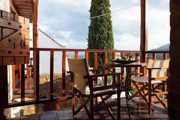 Foto van Stenen Huis in Elounda met Uitzicht - Vakantiehuis in Elounda - TerraceBalcony