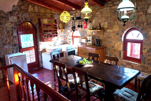Foto van Stenen Huis in Elounda met Uitzicht - Vakantiehuis in Elounda - Kitchen