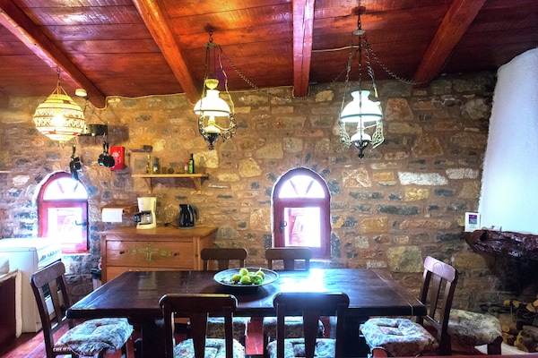 Foto van Stenen Huis in Elounda met Uitzicht - Vakantiehuis in Elounda - LivingRoom