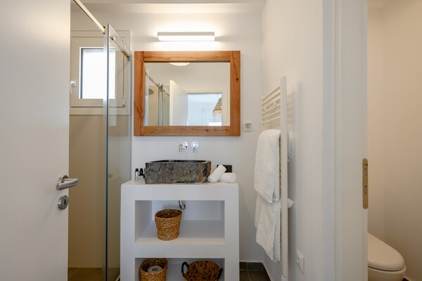 Foto van Villa in Elounda met Zwembad en Uitzicht - Vakantiehuis in Elounda - BathRoom