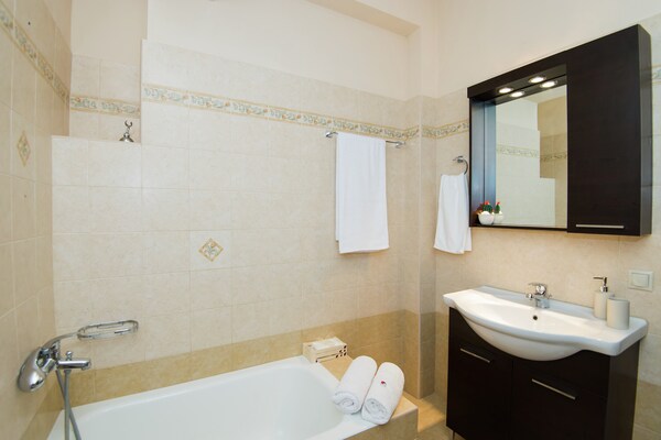 Foto van Villa op Kreta met Uitzicht op Zee - Vakantiehuis in Adelianos Kampos - BathRoom