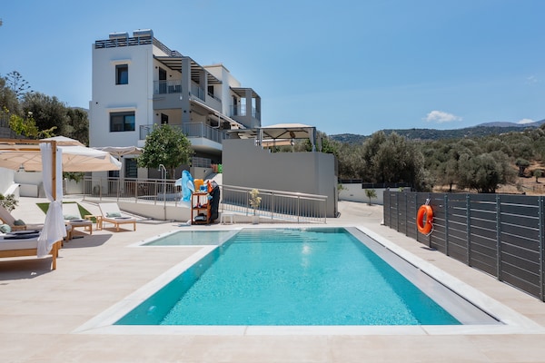 Foto van Luxe villa in de stad Rethymno - Vakantiehuis in Rethymno Town - PoolOfHouse