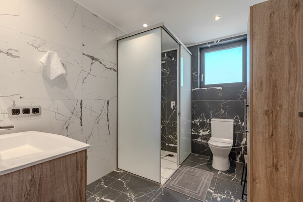 Foto van Luxe villa in de stad Rethymno - Vakantiehuis in Rethymno Town - BathRoom