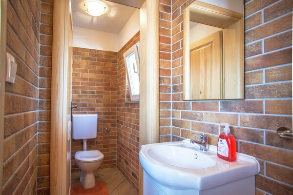 Foto van Vakantiehuis in Imotski met zwembad - Vakantiehuis in Imotski - BathRoom