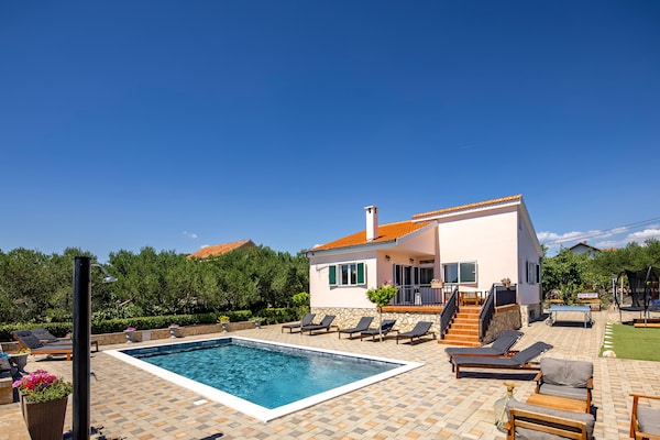 Foto van Villa in Polaca met zwembad bij natuurparken - Vakantiehuis in Polaca - ExteriorSummer