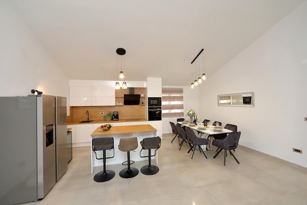 Foto van Villa in Starigrad met verwarmd zwembad - Vakantiehuis in Starigrad Paklenica - Kitchen