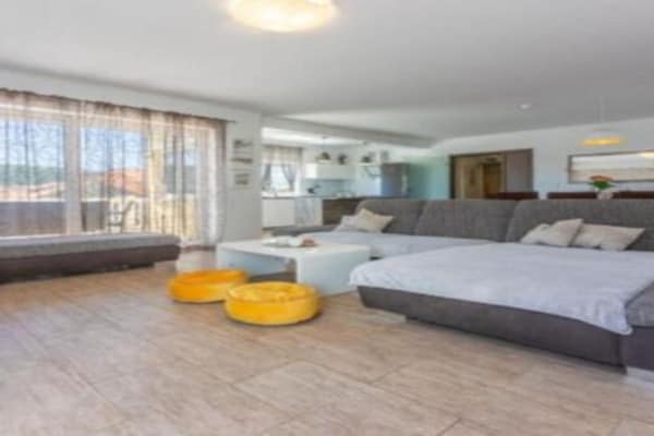 Foto van Appartement in Kroatië bij Adriatische kust - Vakantiehuis in Grizane - LivingRoom