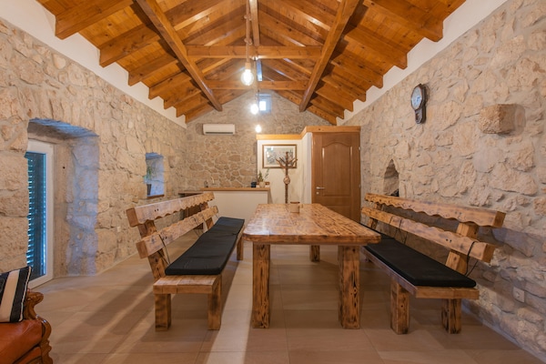 Foto van Gezellige bergvilla voor 10 personen in Slivno - Vakantiehuis in Slivno - DiningRoom