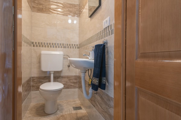 Foto van Gezellige bergvilla voor 10 personen in Slivno - Vakantiehuis in Slivno - BathRoom