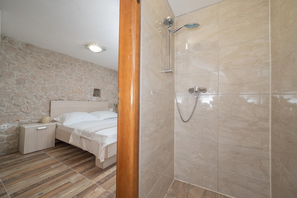 Foto van Gezellige bergvilla voor 10 personen in Slivno - Vakantiehuis in Slivno - BathRoom