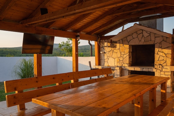 Foto van Gezellige bergvilla voor 10 personen in Slivno - Vakantiehuis in Slivno - TerraceBalcony
