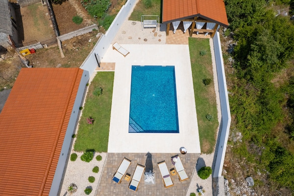 Foto van Gezellige bergvilla voor 10 personen in Slivno - Vakantiehuis in Slivno - AreaSummer1KM