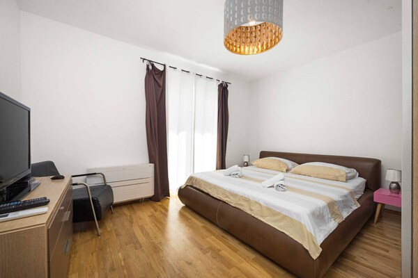 Foto van Ruim appartement in Brodarica met tuin - Vakantiehuis in Šibenik-Brodarica - BedRoom
