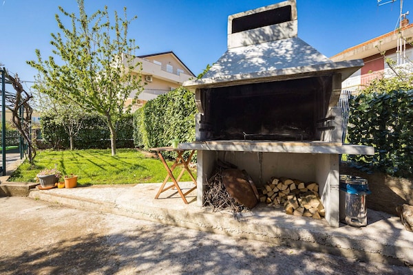 Foto van Ruim appartement in Brodarica met tuin - Vakantiehuis in Šibenik-Brodarica - terrace
