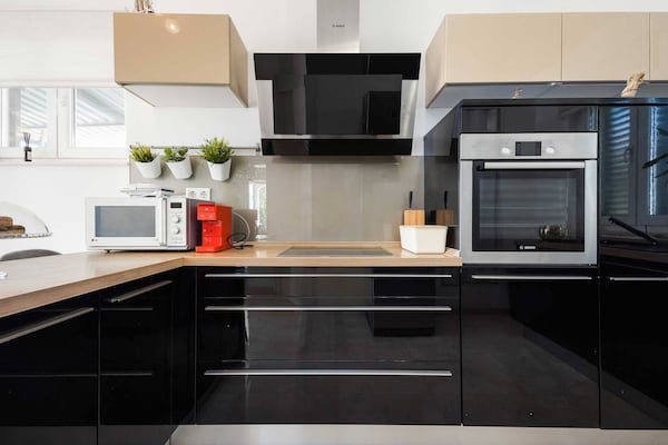 Foto van Ruim appartement in Brodarica met tuin - Vakantiehuis in Šibenik-Brodarica - Kitchen