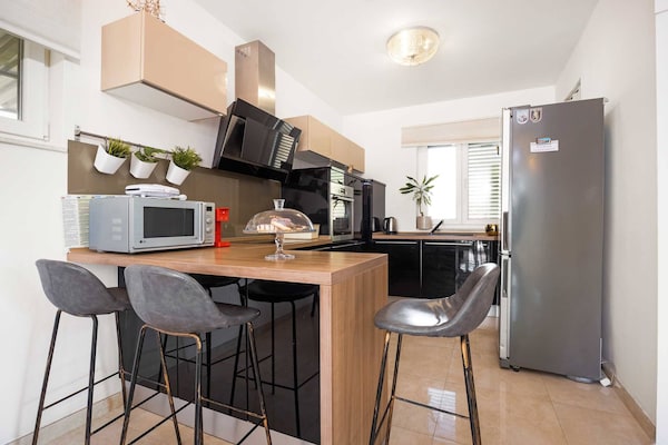 Foto van Ruim appartement in Brodarica met tuin - Vakantiehuis in Šibenik-Brodarica - Kitchen