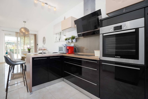 Foto van Ruim appartement in Brodarica met tuin - Vakantiehuis in Šibenik-Brodarica - Kitchen