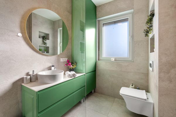 Foto van Luxe appartement aan de Adriatische zee - Vakantiehuis in Šibenik-Brodarica - BathRoom