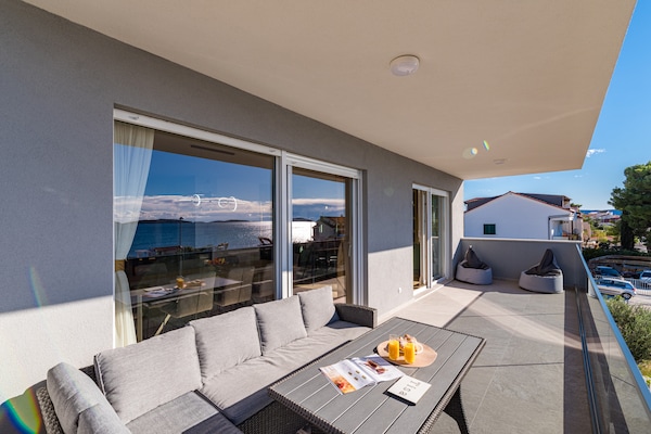 Foto van Luxe appartement aan de Adriatische zee - Vakantiehuis in Šibenik-Brodarica - TerraceBalcony