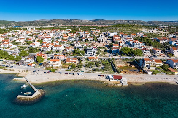 Foto van Luxe appartement aan de Adriatische zee - Vakantiehuis in Šibenik-Brodarica - Outdoor