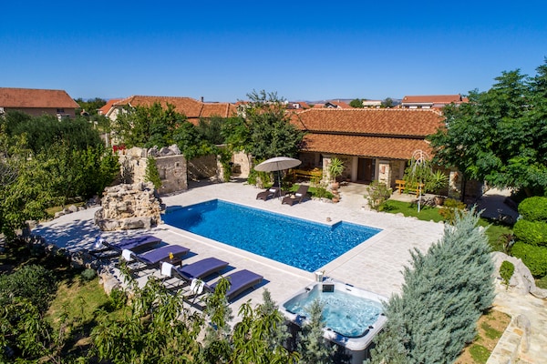 Foto van Villa met verwarmd zwembad in de buurt van Sibenik - PoolOfHouse