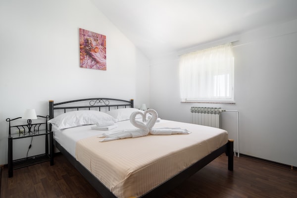 Foto van Villa met verwarmd zwembad in de buurt van Sibenik - BedRoom