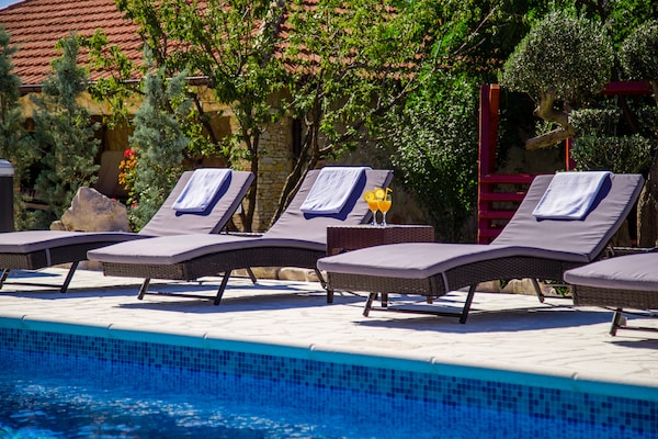 Foto van Villa met verwarmd zwembad in de buurt van Sibenik - TerraceBalcony