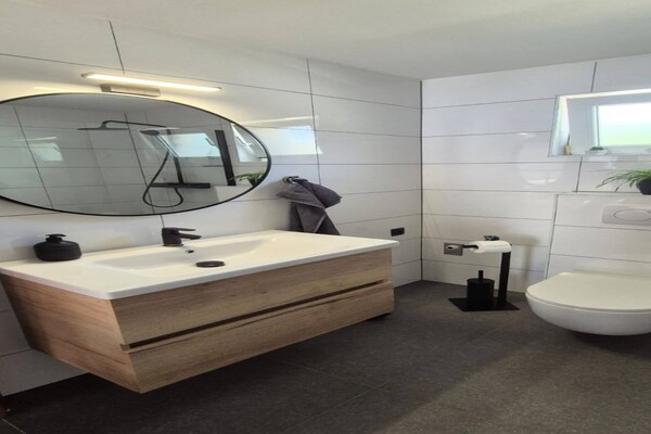 Foto van Familieverblijf met zwembad en terras - Vakantiehuis in Žažvic - BathRoom