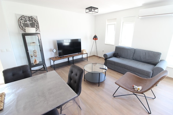 Foto van Luxe appartement | Zeezicht & privéterrassen - Vakantiehuis in Seline - LivingRoom