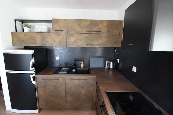Foto van Luxe appartement | Zeezicht & privéterrassen - Vakantiehuis in Seline - Kitchen
