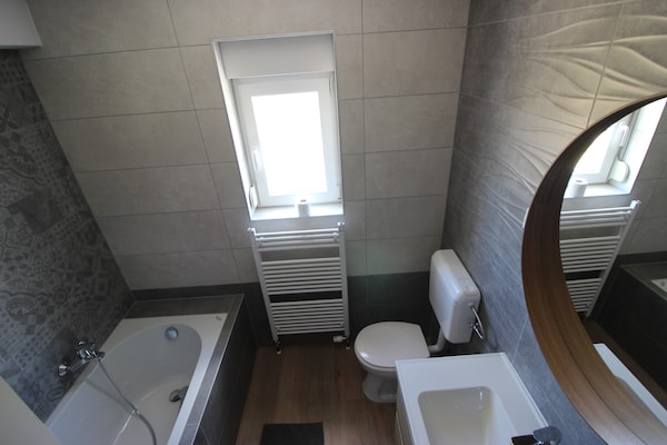 Foto van Luxe appartement | Zeezicht & privéterrassen - Vakantiehuis in Seline - BathRoom