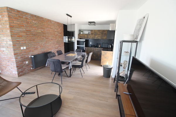 Foto van Luxe appartement | Zeezicht & privéterrassen - Vakantiehuis in Seline - DiningRoom