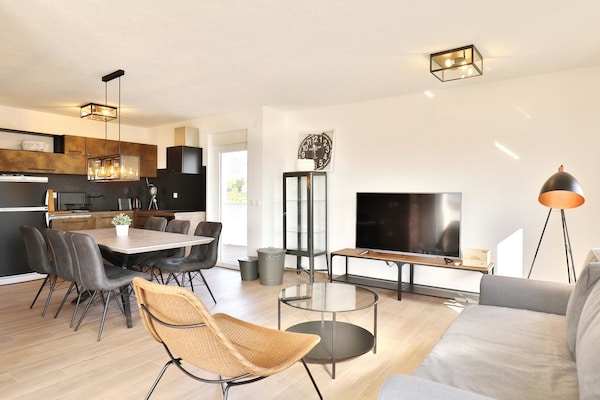 Foto van Luxe appartement | Zeezicht & privéterrassen - Vakantiehuis in Seline - LivingRoom