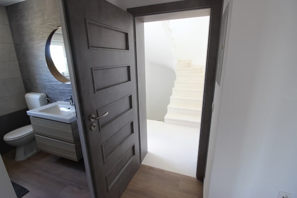 Foto van Luxe appartement | Zeezicht & privéterrassen - Vakantiehuis in Seline - HallReception