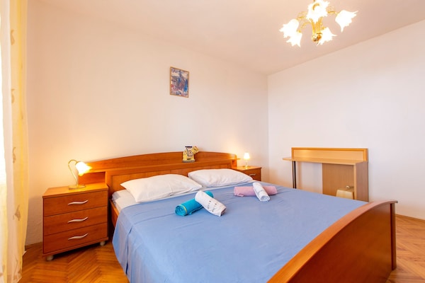 Foto van Appartement in Tribalj met zeezicht en strand - Vakantiehuis in Tribanj Kruščica - BedRoom