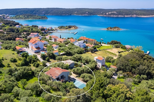 Foto van Appartement in Supetarska Draga bij strand - Vakantiehuis in Supetarska Draga - Outdoor