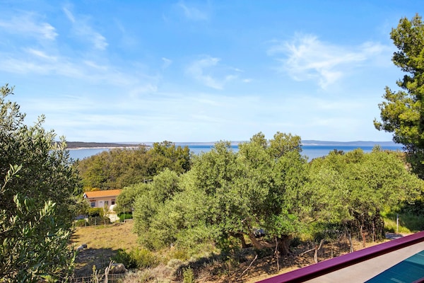 Foto van Appartement in Supetarska Draga bij strand - Vakantiehuis in Supetarska Draga - Outdoor
