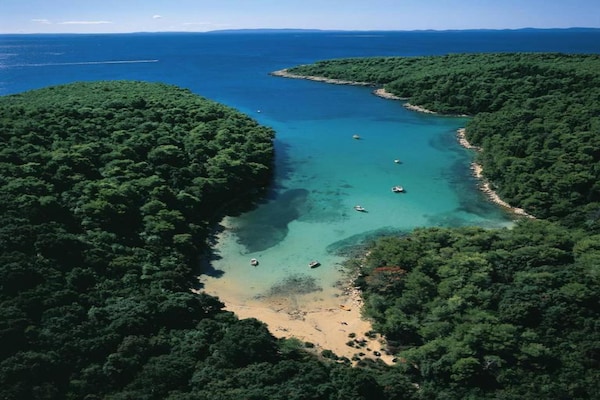 Foto van Appartement in Supetarska Draga bij strand - Vakantiehuis in Supetarska Draga - AreaSummer20KM