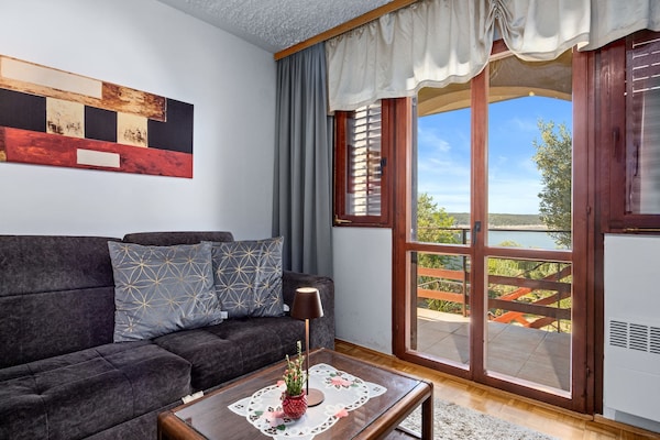 Foto van Appartement in Supetarska Draga bij strand - Vakantiehuis in Supetarska Draga - LivingRoom